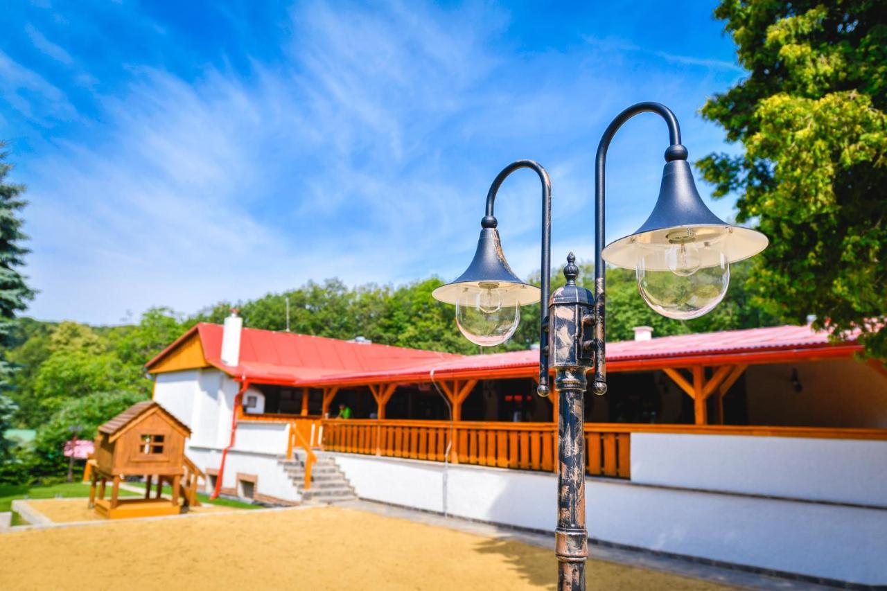 Penzion Turista Banská Štiavnica Exterior foto